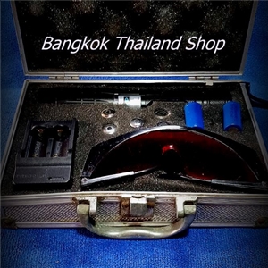 ค้างสต็อค ปากกาเลเซอร์ฟ้า 1000 mW หัวหมุนเล่นลายได้ 5 หัว กล่องมีเนียม 800 บาท