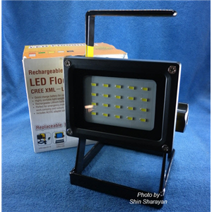 Rechargeable LED Flood Light 30W แสงสีขาว